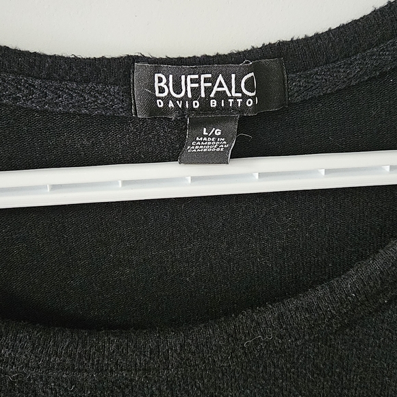 Buffalo black with stars size large stretch long sleeve top - Picture 3 of 4